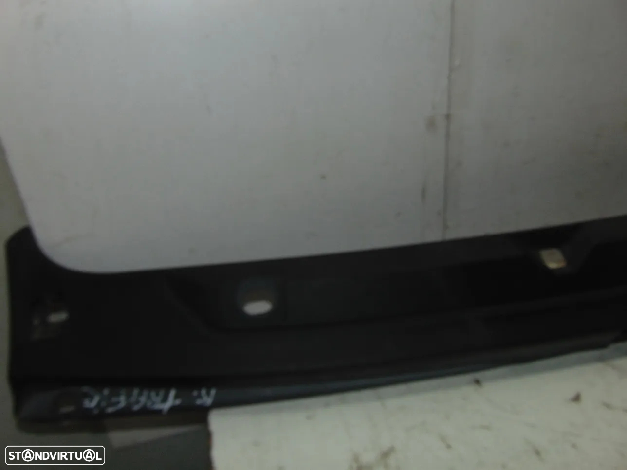 Renault Trafic grelha torpedo - 2