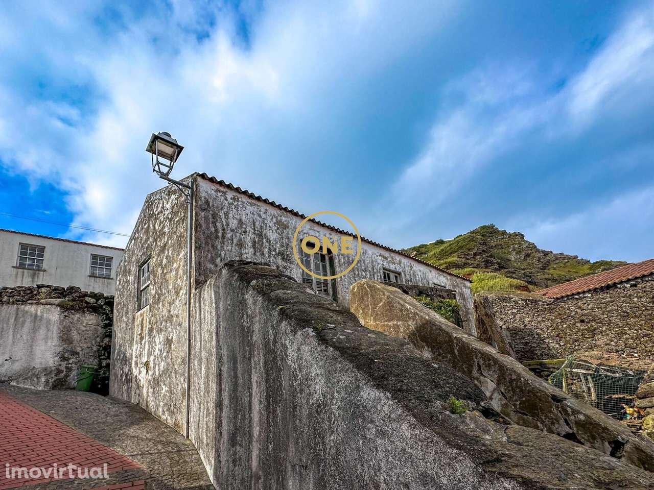 MORADIA TRADICIONAL NO CORVO – UM PROJETO COM VISTA PARA O ATLÂNTICO - Grande imagem: 2/6