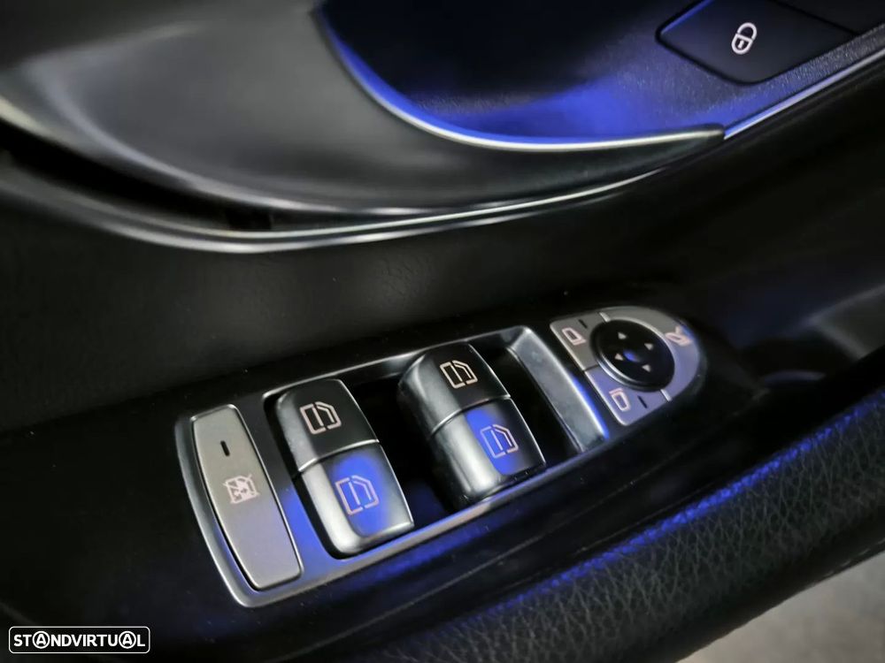 Mercedes-Benz E 300 de AMG Line - 34