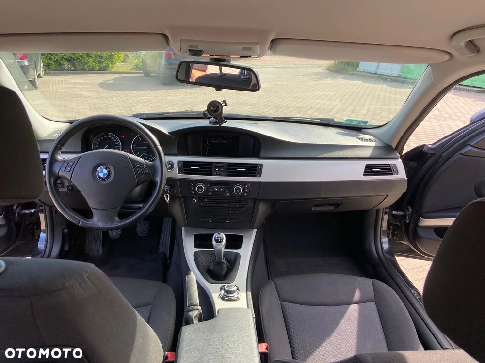 BMW Seria 3 318d - 13