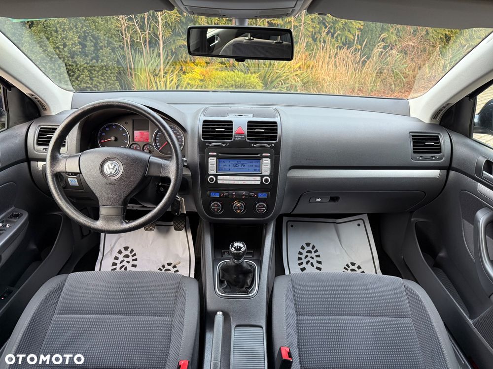 Volkswagen Jetta 1.6 Comfortline - 11