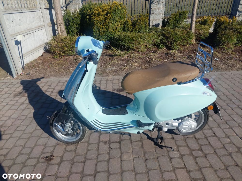 Piaggio Vespa - 2