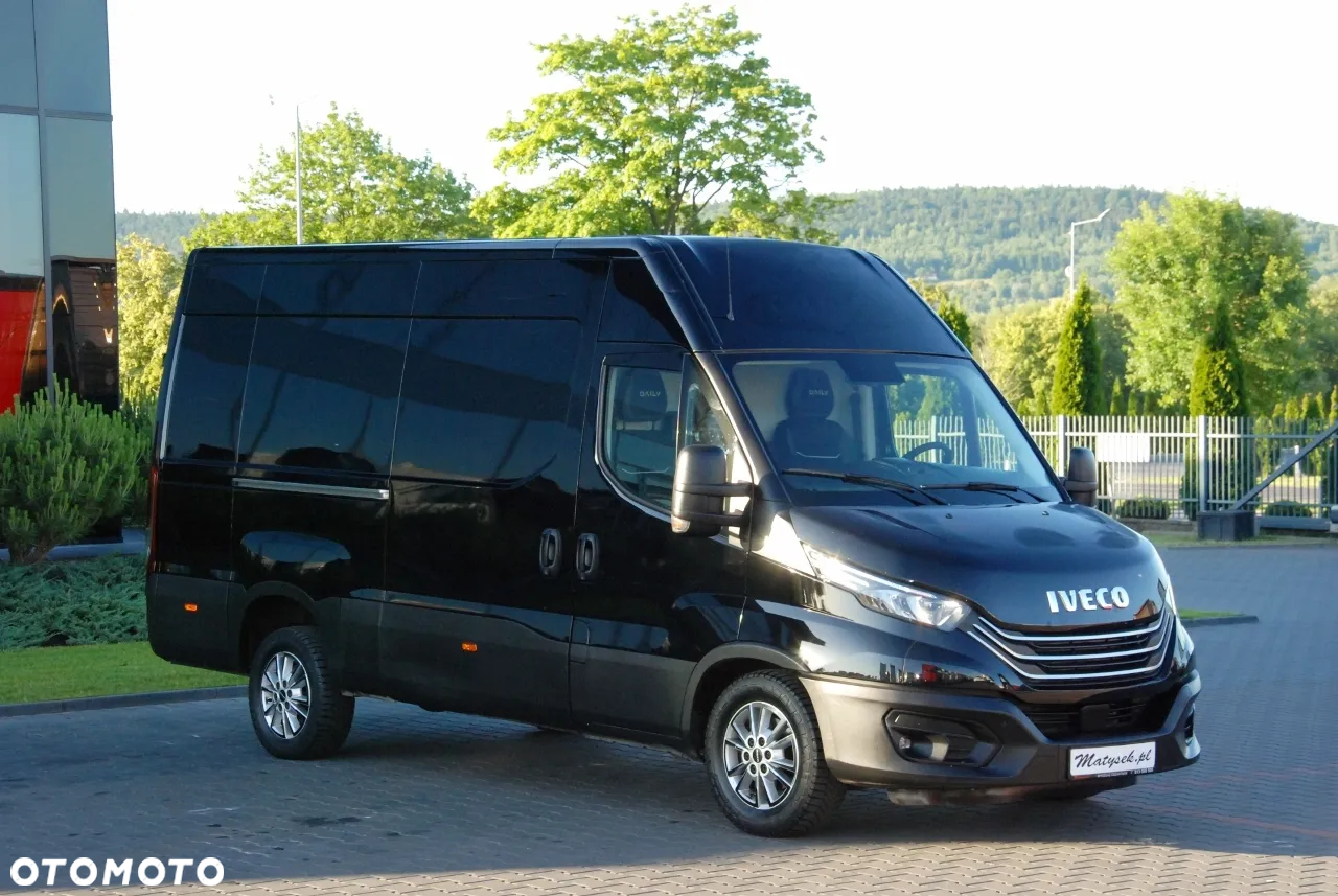 Iveco DAILY 35-180 /  BLASZAK / 2022 ROK /  HI-MATIC / Full opcja / CZARNY METALIK /  SPROWADZONY / PO KONTRAKCIE SERWISOWYM - 2