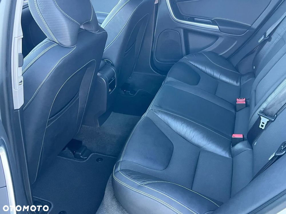 Volvo S60 D5 R-Design Summum - 25