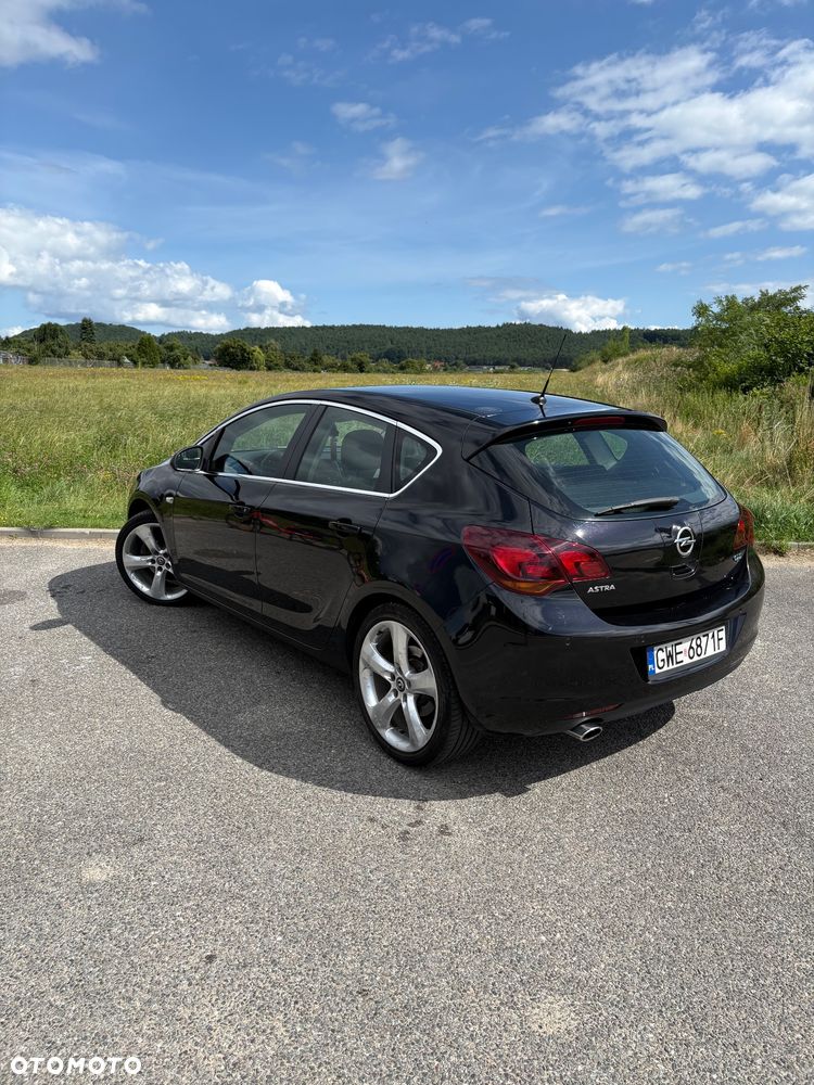 Opel Astra 1.6 T Cosmo - 6