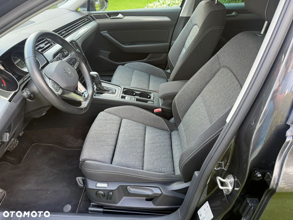 Volkswagen Passat 2.0 TDI EVO Elegance DSG - 9