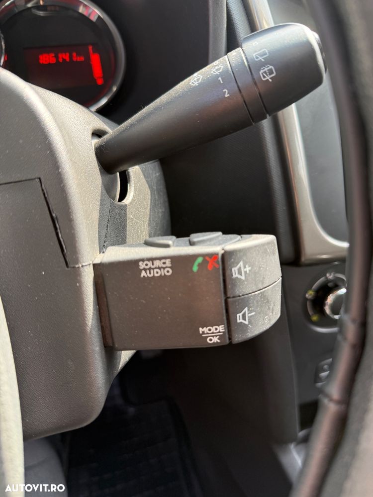 Dacia Logan 0.9 Laureate - 27