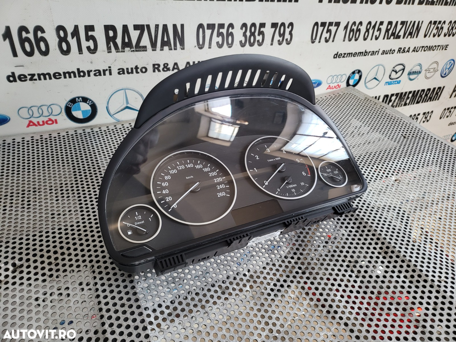 Ceasuri Bord Bmw X3 X4 F25 F26 Volan Stanga 2.0 Diesel Motor B47 Cod 9232890 Dezmembrez Bmw X4 F26 2.0 D Motor B47 Xdrive 4x4 Volan Stanga Bi-Xenon - 2