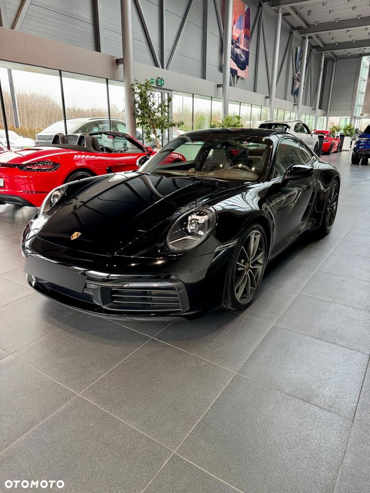 Porsche 911 Carrera 4 - 2