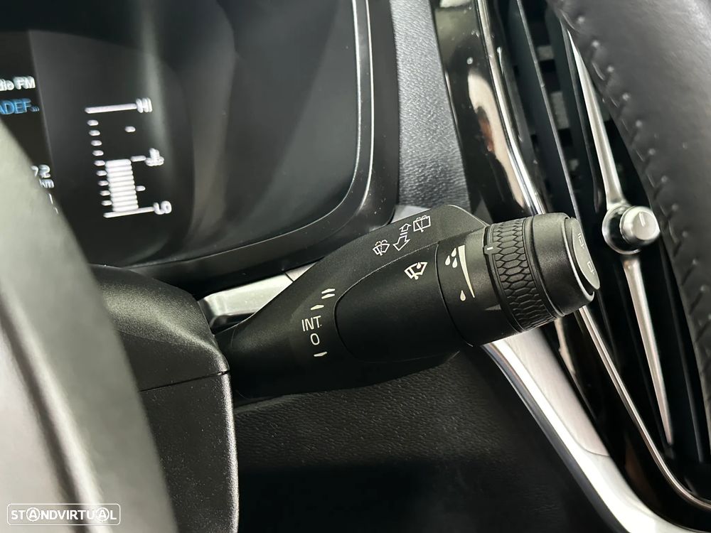 Volvo V60 2.0 D3 Momentum - 25