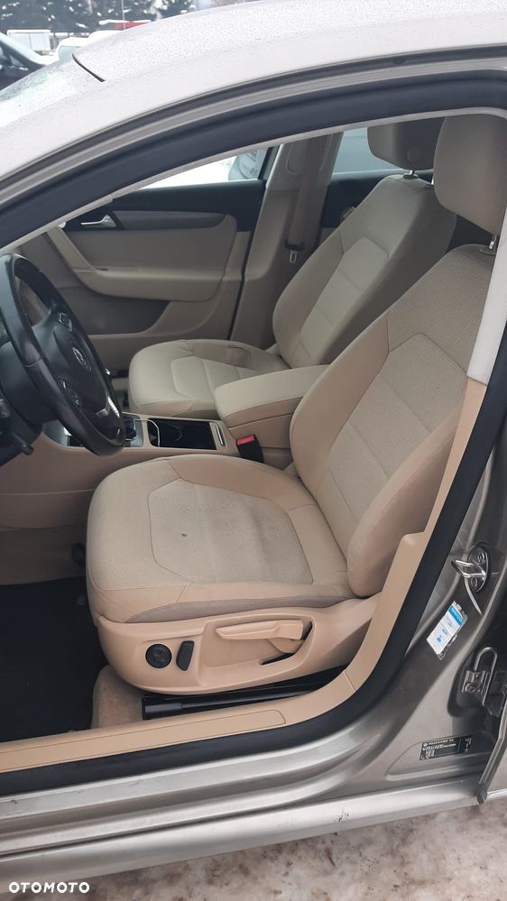 Volkswagen Passat 2.0 TDI Comfortline - 12