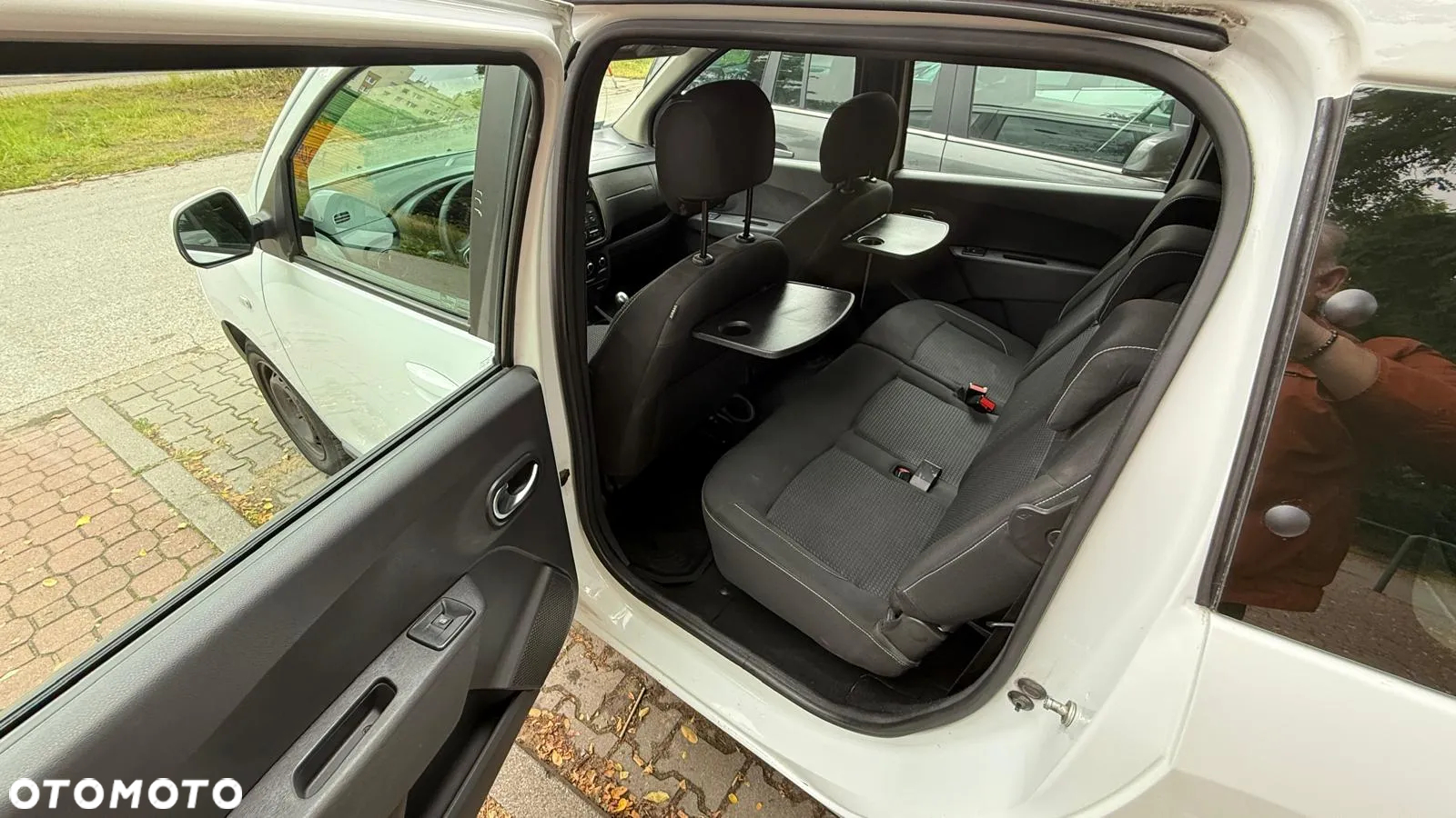 Dacia Lodgy 1.6 SCe Laureate S&S - 10