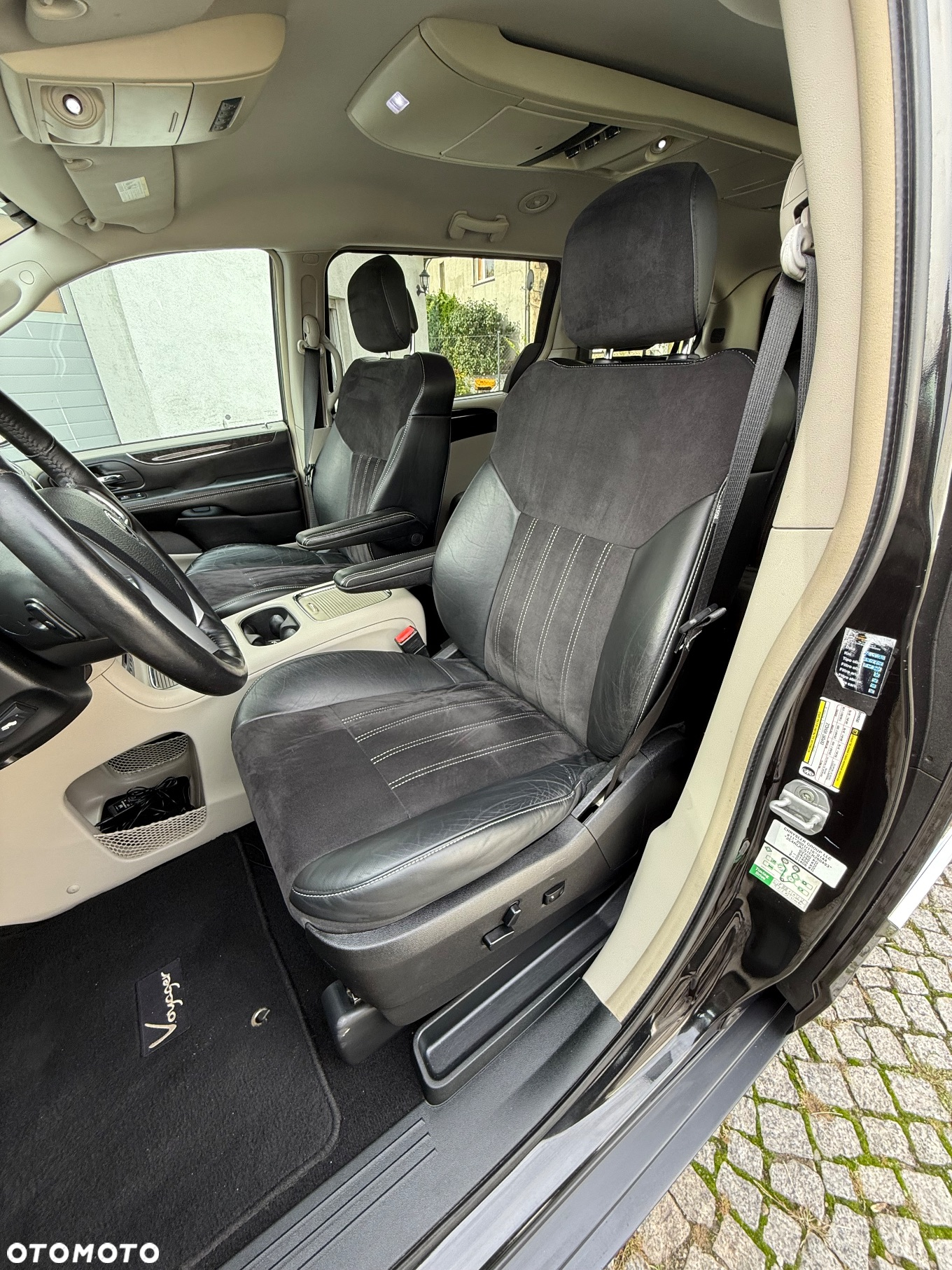 Lancia Voyager - 9