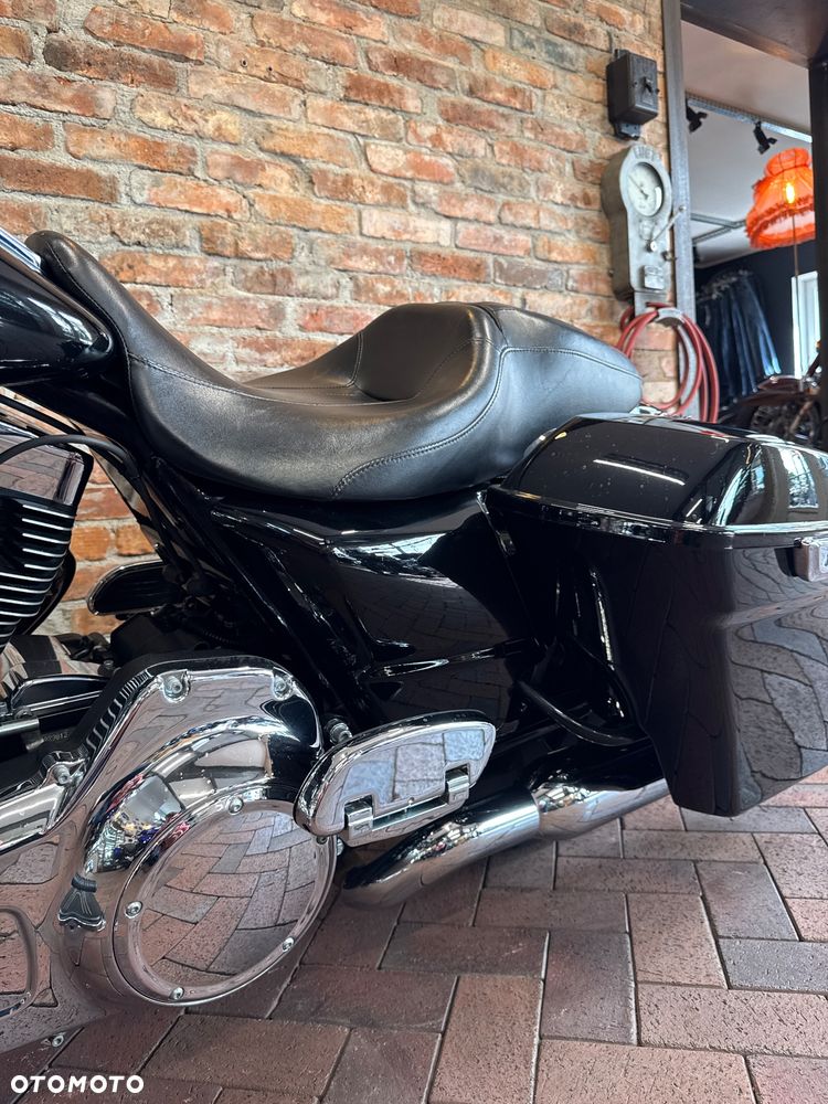 Harley-Davidson Touring Road Glide - 22