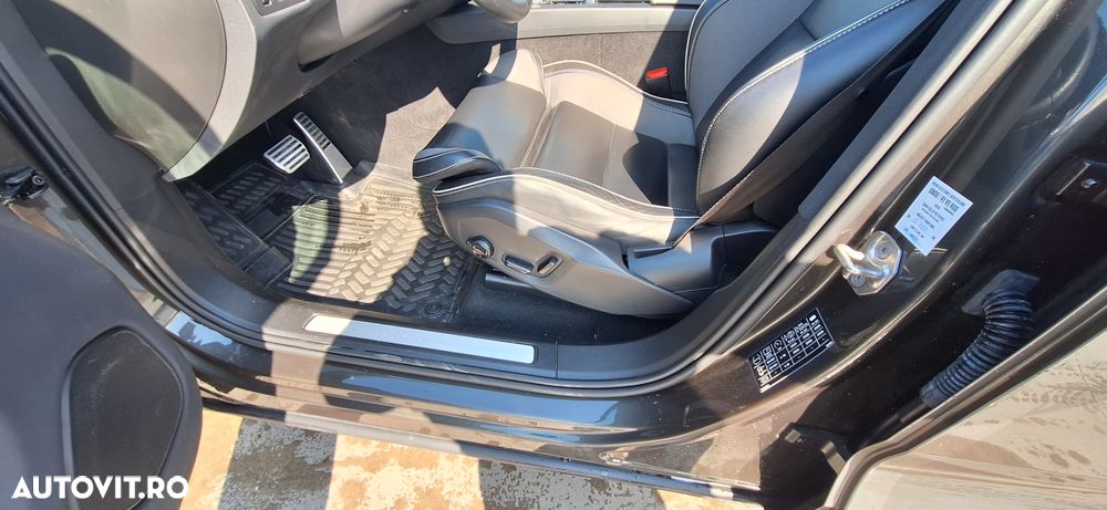 Volvo XC 60 T6 AWD Recharge Geartronic RDesign Expression - 10