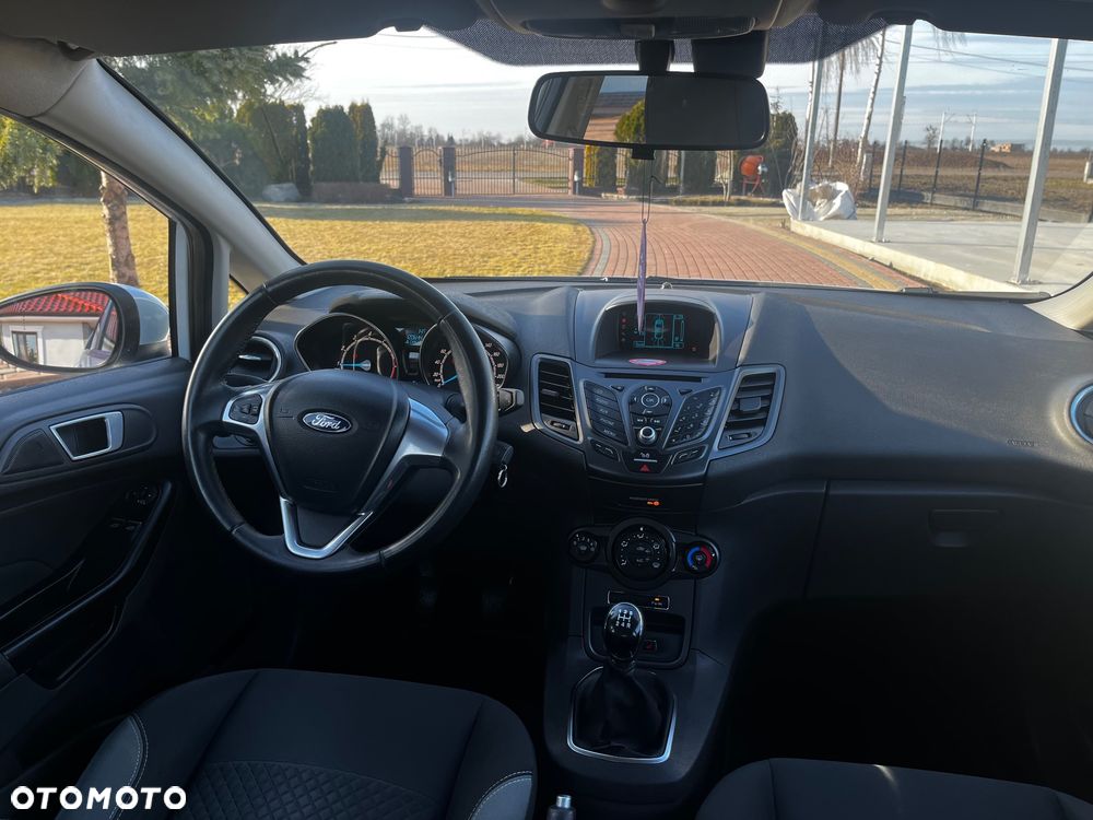 Ford Fiesta - 32