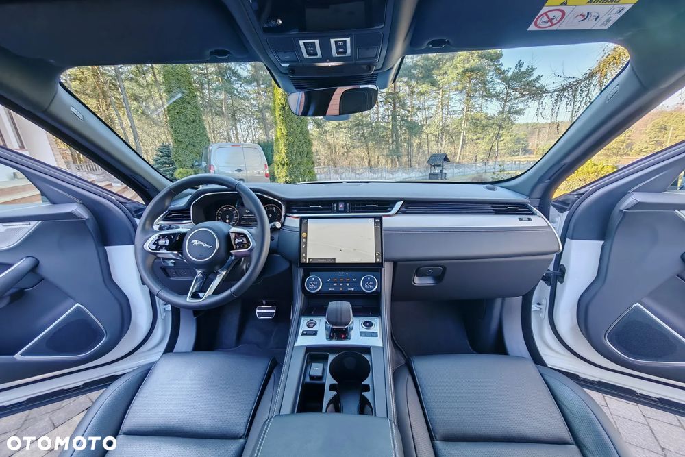 Jaguar F-Pace D200 AWD R-Dynamic SE 90th Anniversary Edition - 9