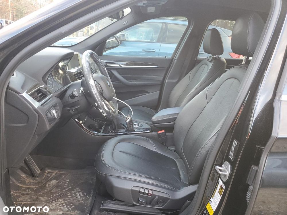 BMW X1 xDrive25i Sport Line - 8