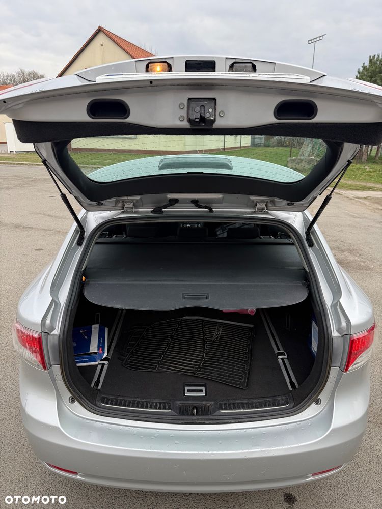Toyota Avensis 2.0 D-4D Luna - 9