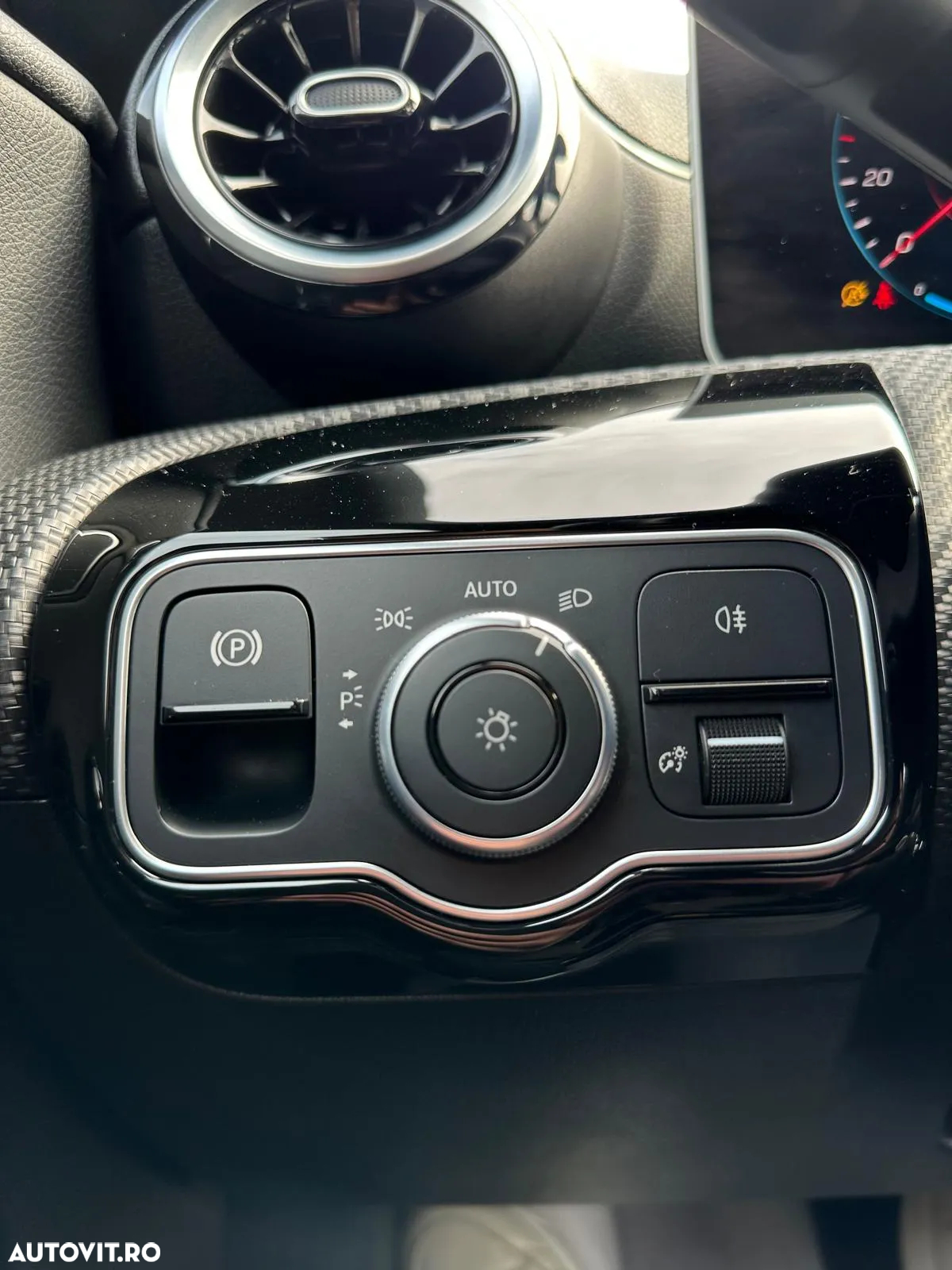 Mercedes-Benz CLA 180 d 7G-DCT - 29