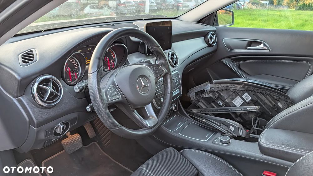 Mercedes-Benz GLA 180 7G-DCT Activity Edition - 8