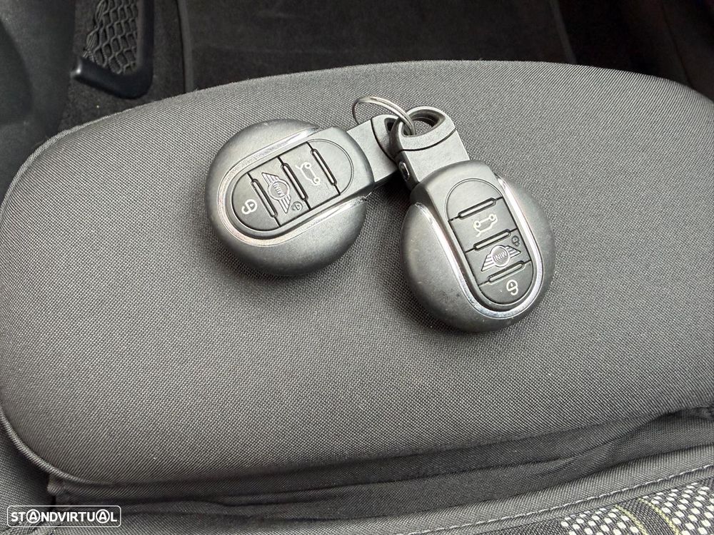 MINI 3 Portas Cooper E Favoured - 19
