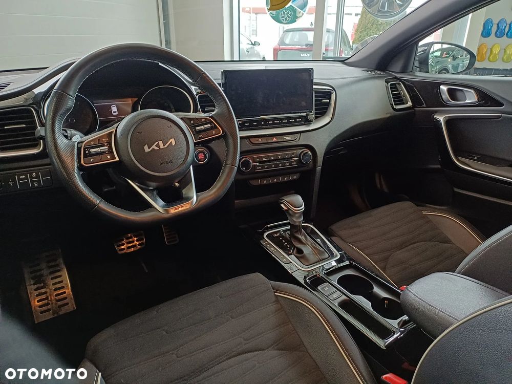 Kia ProCeed - 12