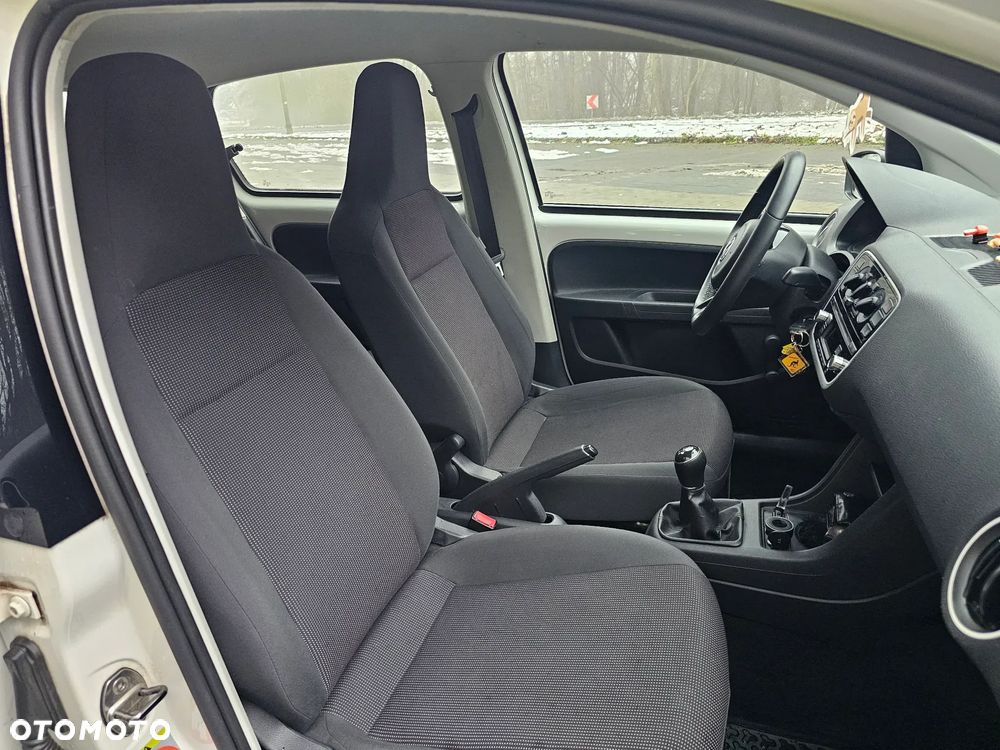 Volkswagen up! white - 16