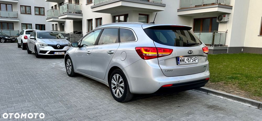 Kia Ceed - 8