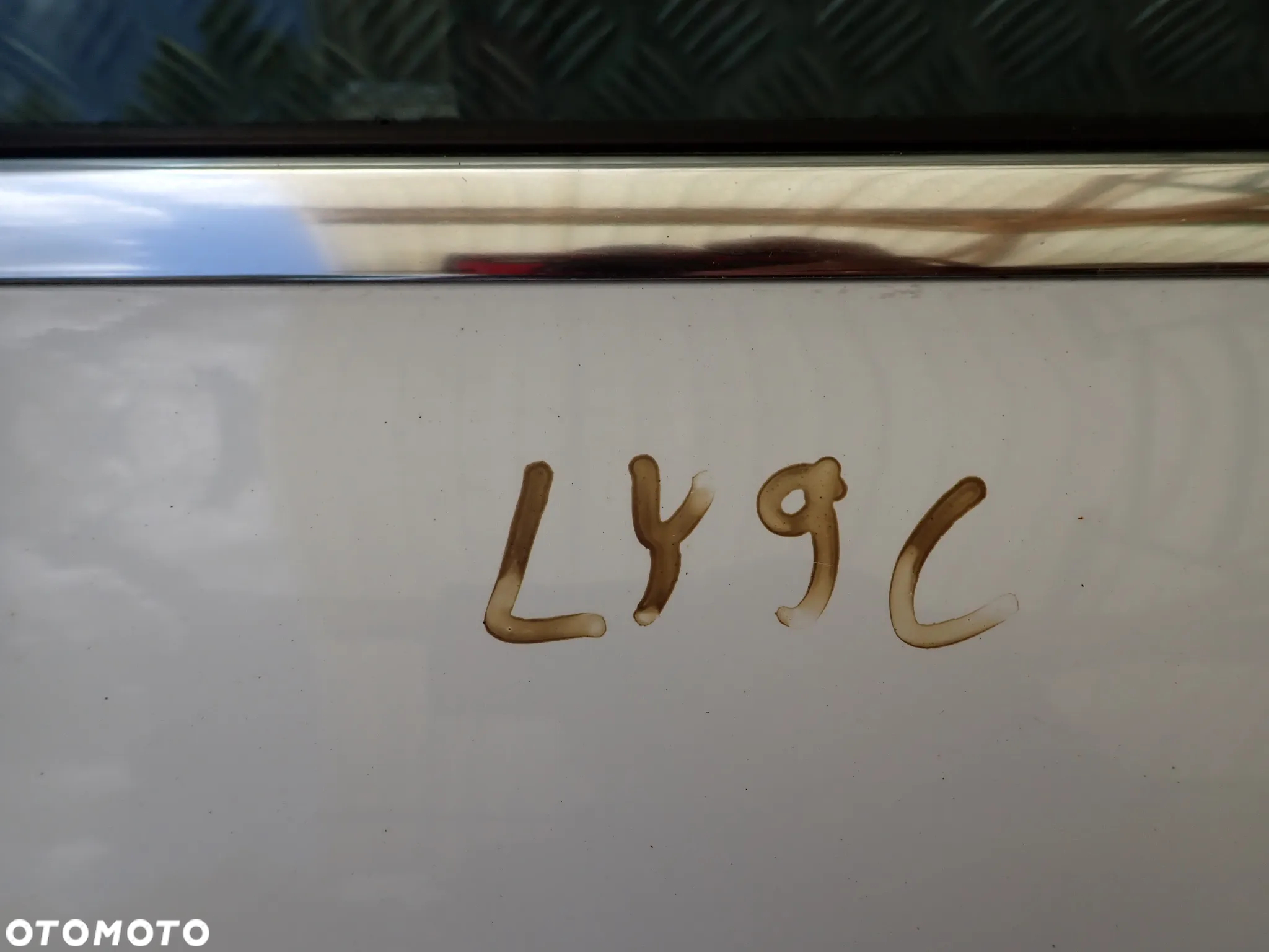 DRZWI LEWY PRZÓD / TYŁ AUDI Q7 4L KOD LAKIERU LY9C - 9