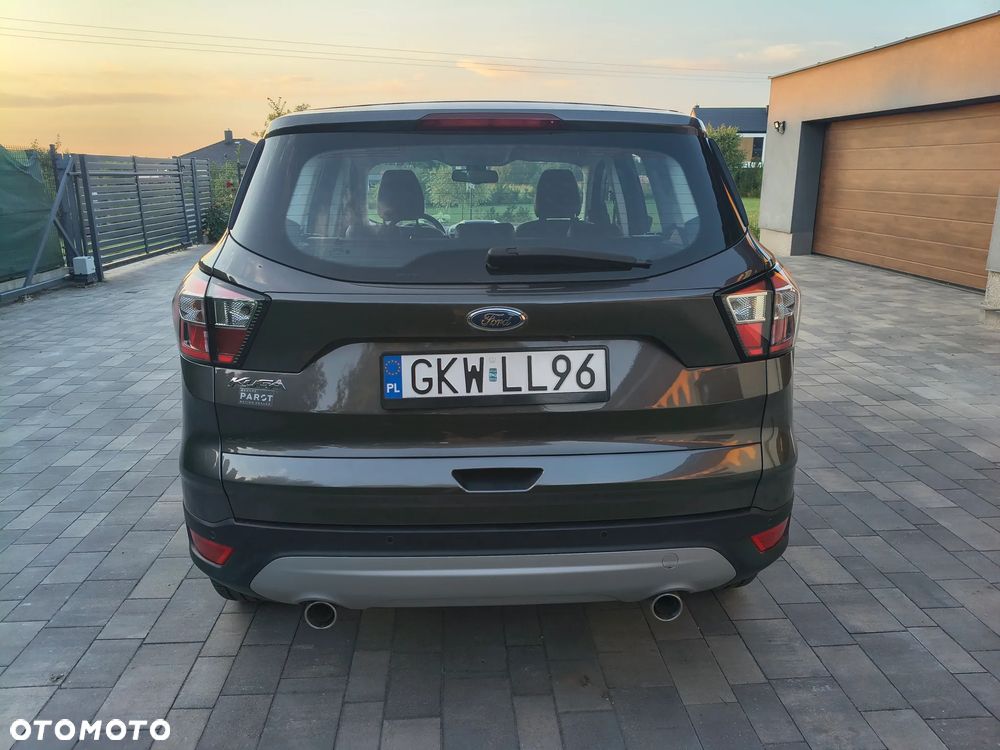 Ford Kuga 2.0 TDCi 2x4 Business Edition - 4