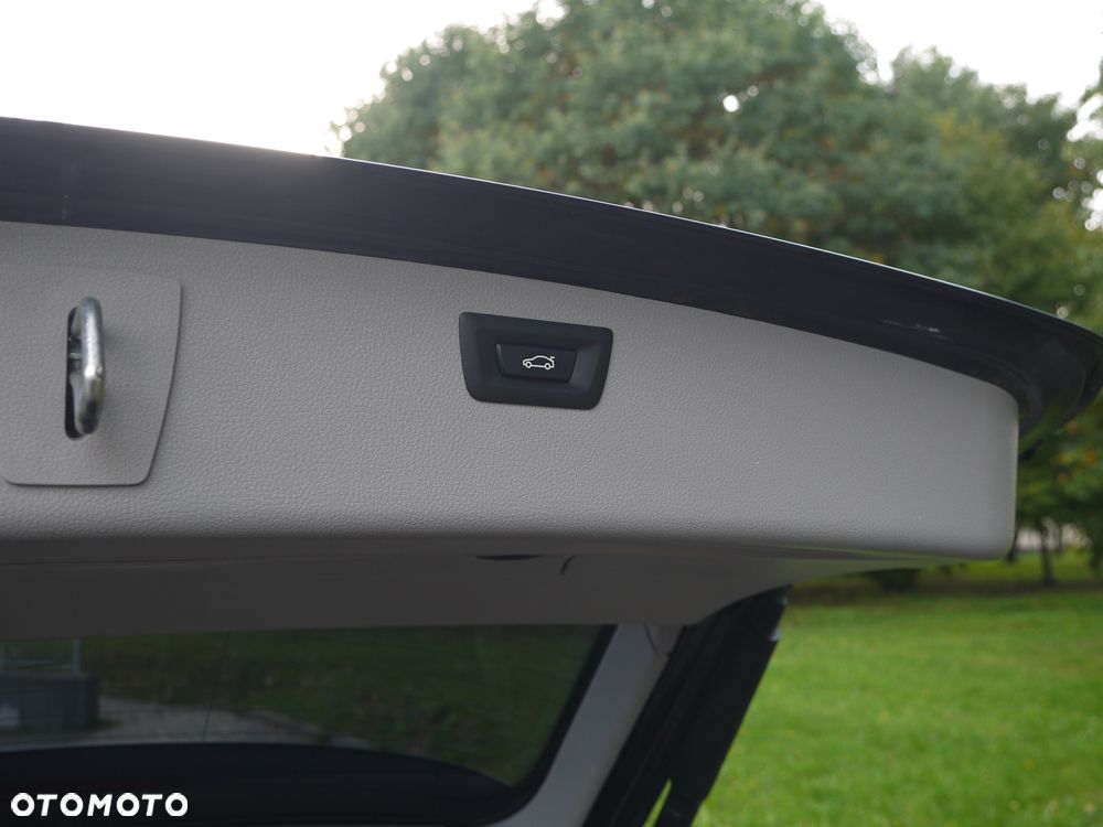 BMW Seria 3 320d Touring Efficient Dynamics Edition - 8