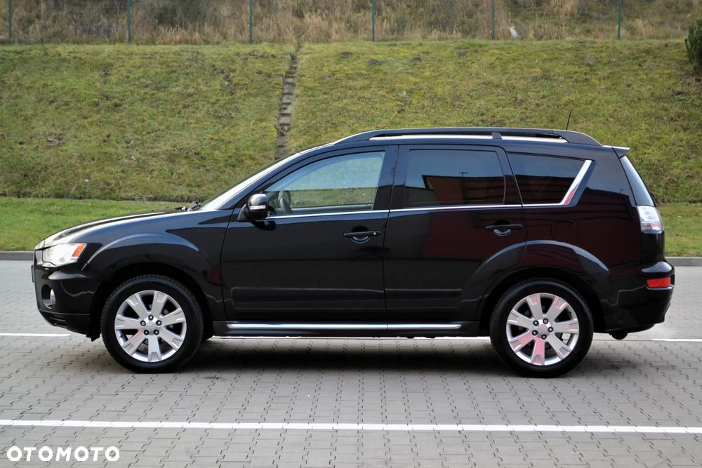 Mitsubishi Outlander 2.4 Intense + CVT - 24