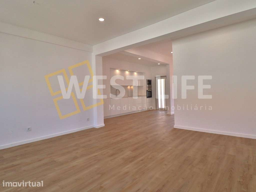 Apartamento T2+1 Totalmente Remodelado com VISTA MAR - a apenas 3 m... - Grande imagem: 4/24