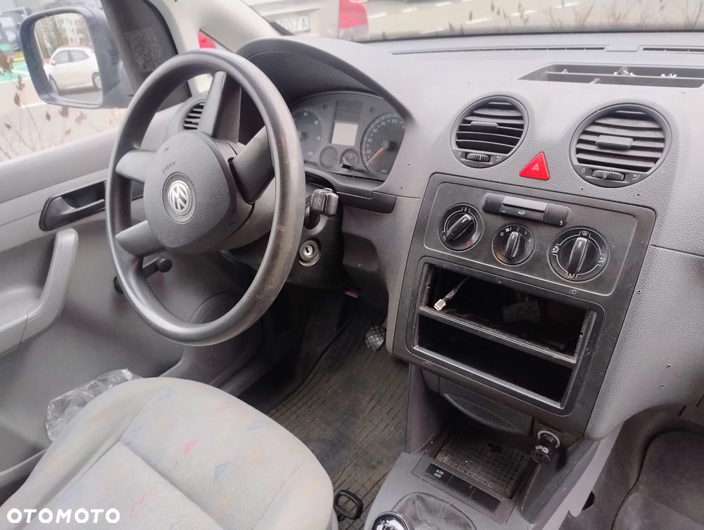 Volkswagen Caddy - 10