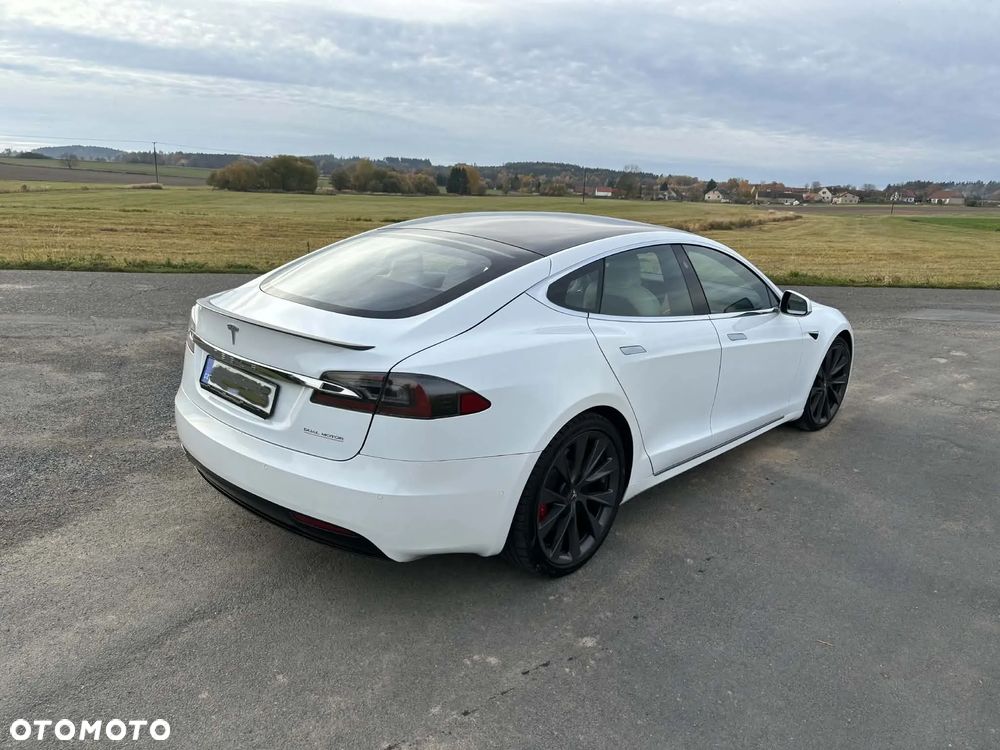 Tesla Model S Performance - 5