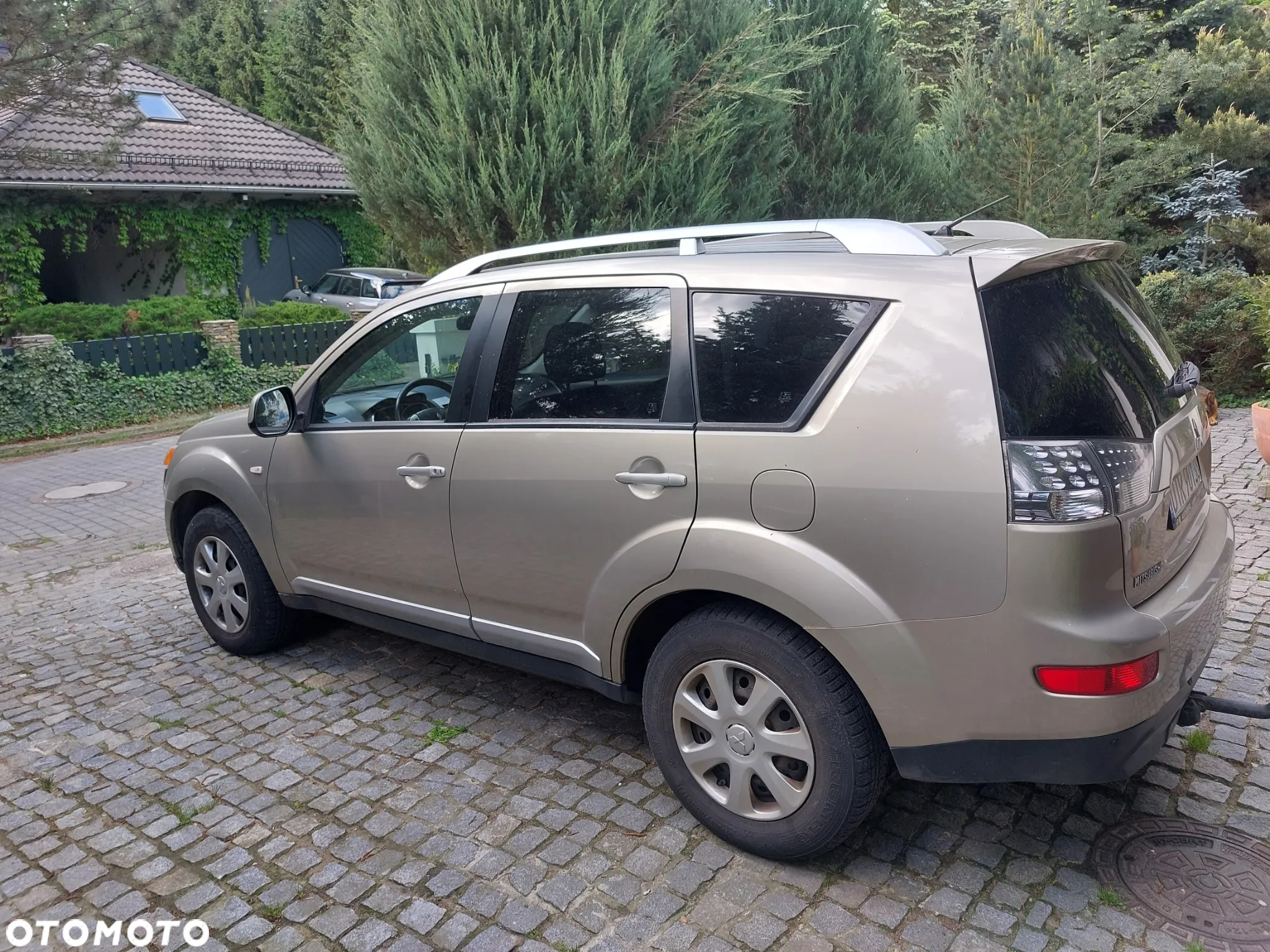 Mitsubishi Outlander 2.0 DI-D 4WD Invite - 4