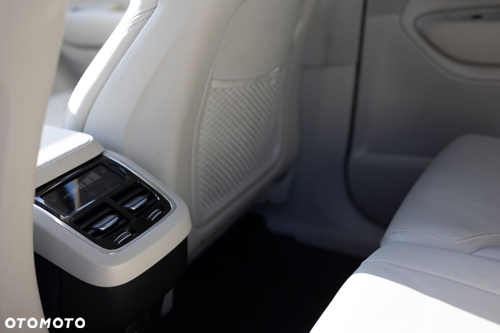 Volvo XC 90 B5 B AWD Ultra Bright - 14
