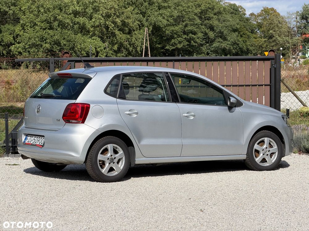 Volkswagen Polo 1.4 16V Comfortline DSG - 6