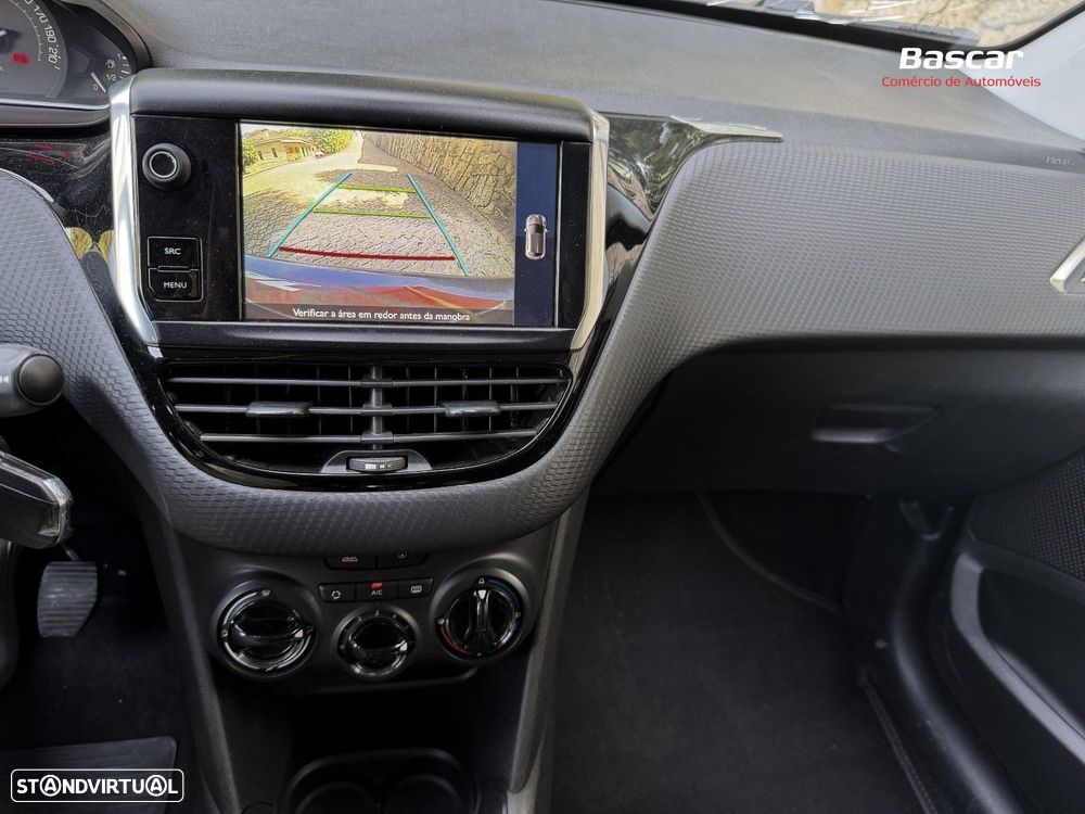 Peugeot 208 1.6 BlueHDi Style - 23
