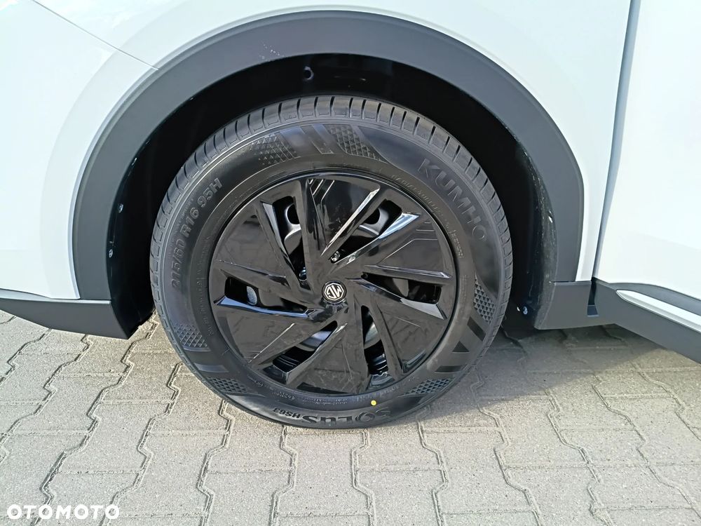 MG ZS Hybrid+ Standard - 18