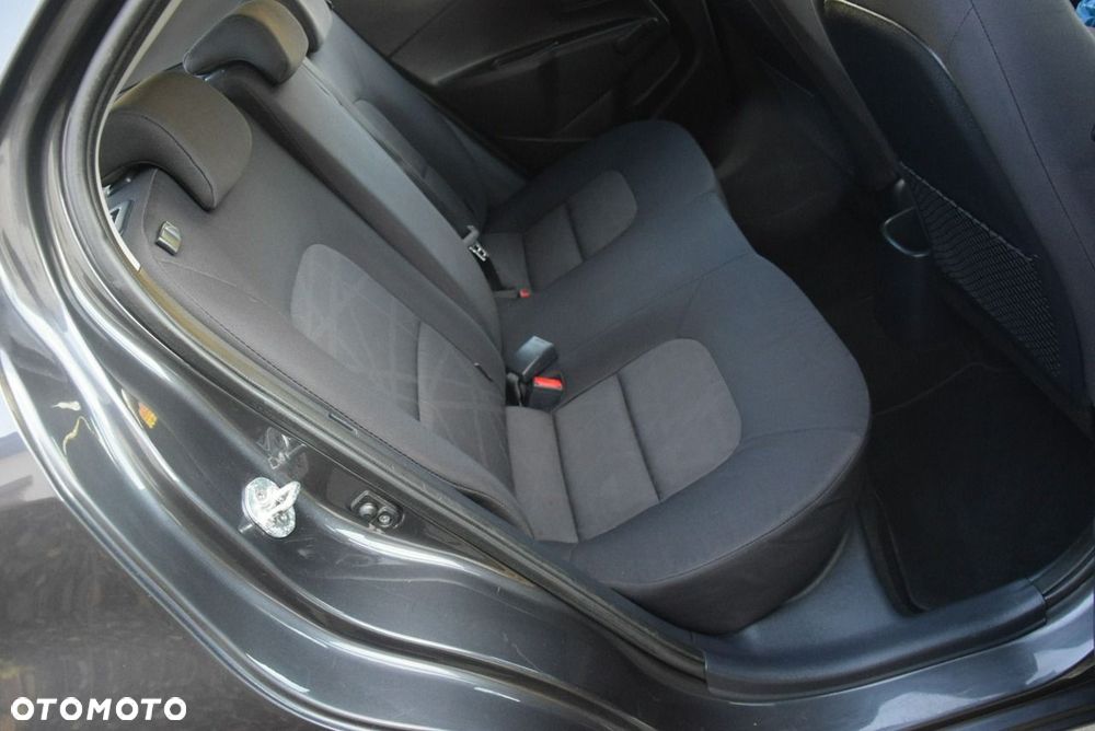 Kia Rio 1.2 Attract - 23