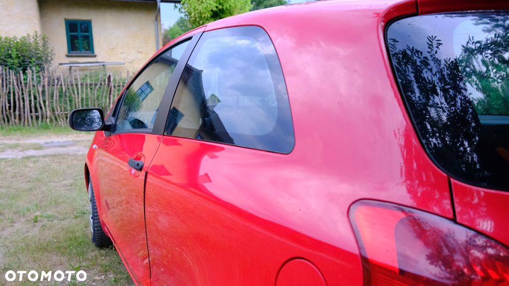 Toyota Yaris - 10
