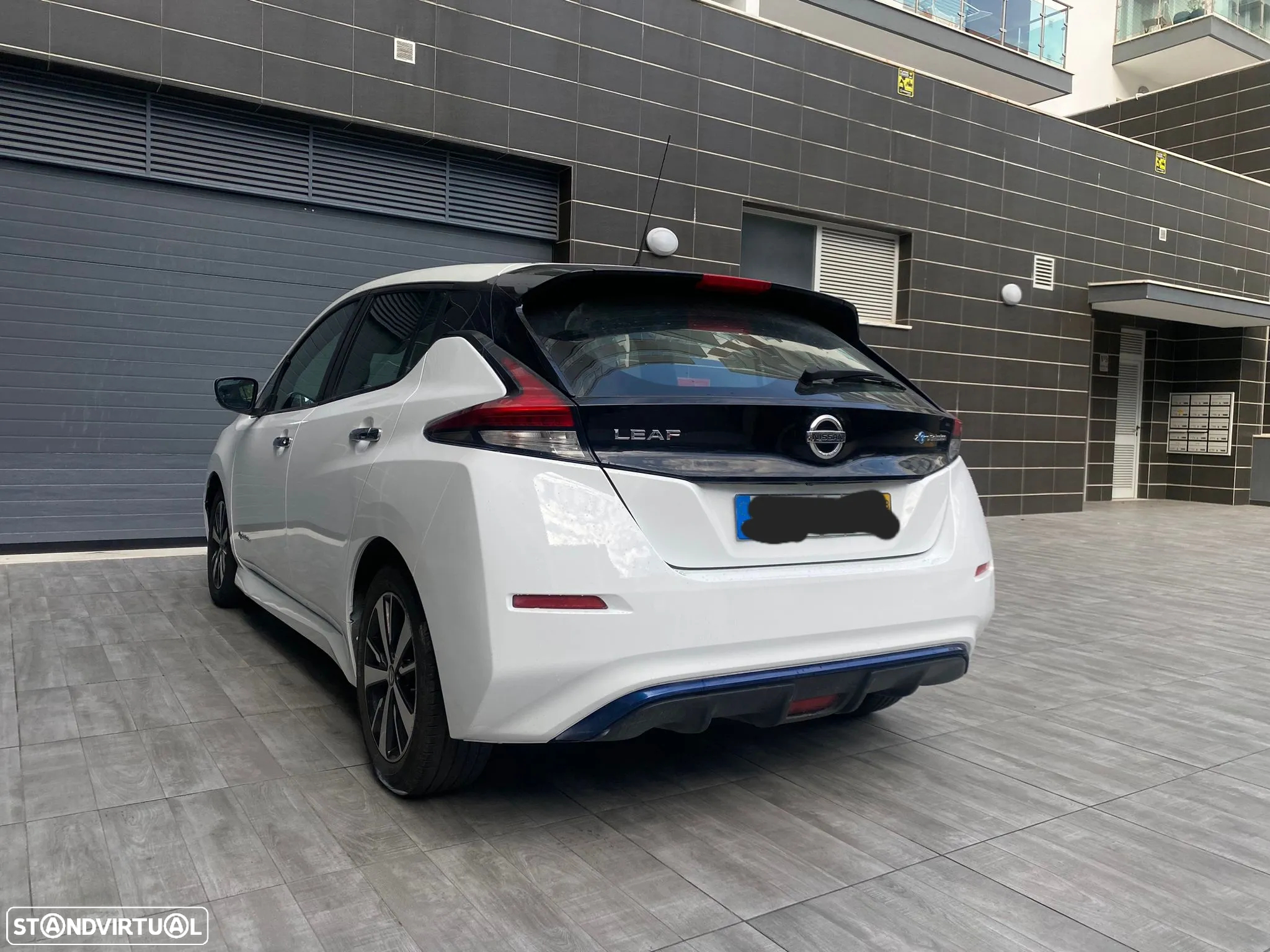 Nissan Leaf Tekna ProPilot Park - 13