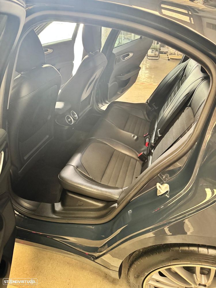 Alfa Romeo Giulia 2.2 D Super AT8 - 14