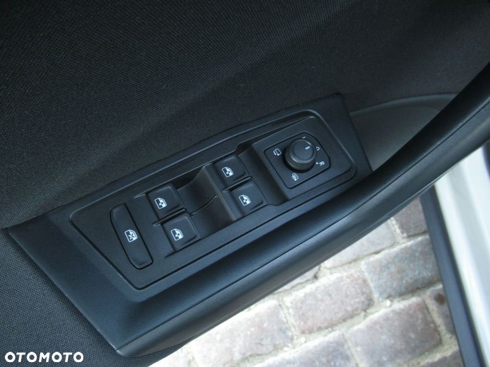 Volkswagen T-Roc 1.5 TSI Life DSG - 34