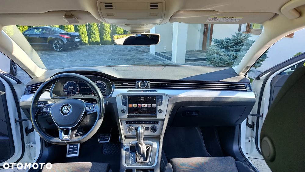 Volkswagen Passat - 16