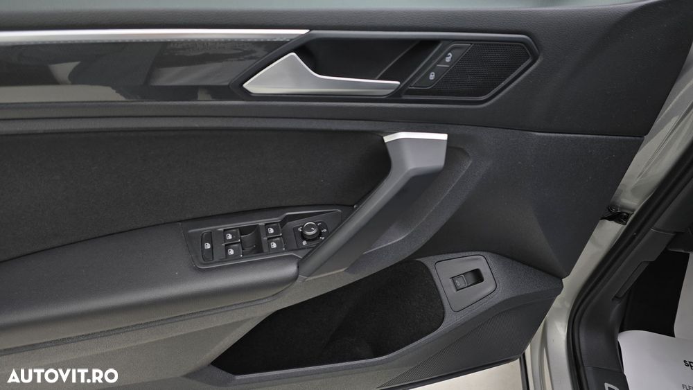 Volkswagen Tiguan - 11