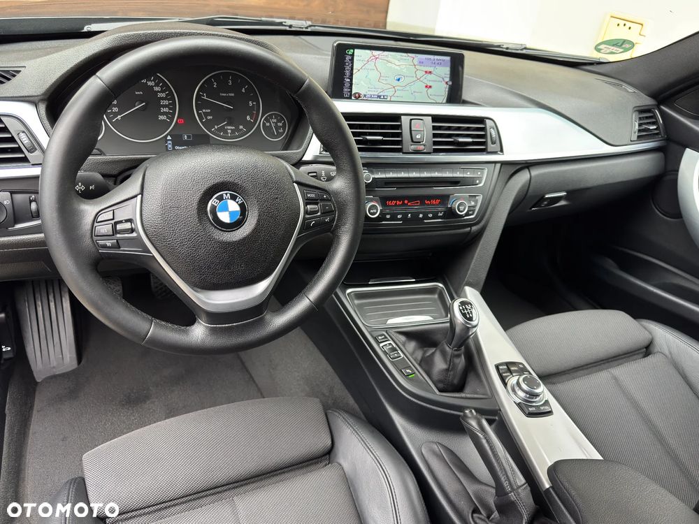 BMW Seria 3 318d Modern Line - 12