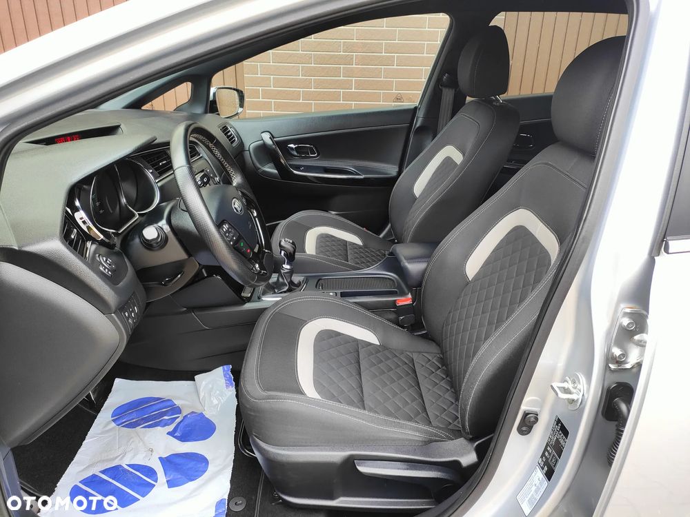 Kia Ceed 1.6 CRDi 136 ISG SW GT Line - 9